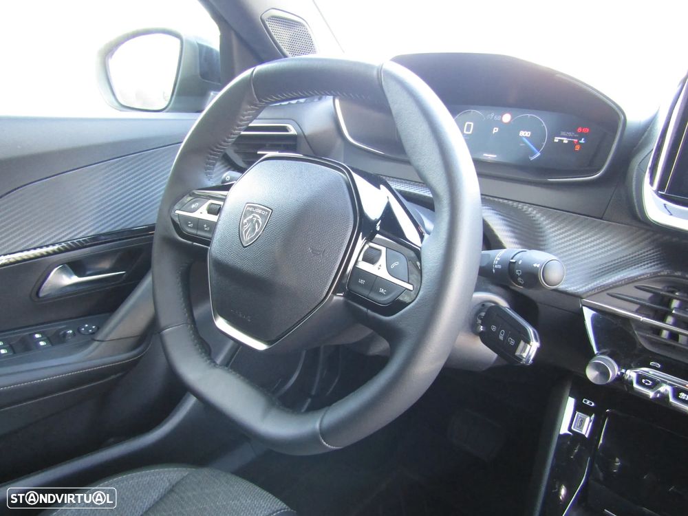 Peugeot 2008 1.5 BlueHDi Allure Pack EAT8 - 23