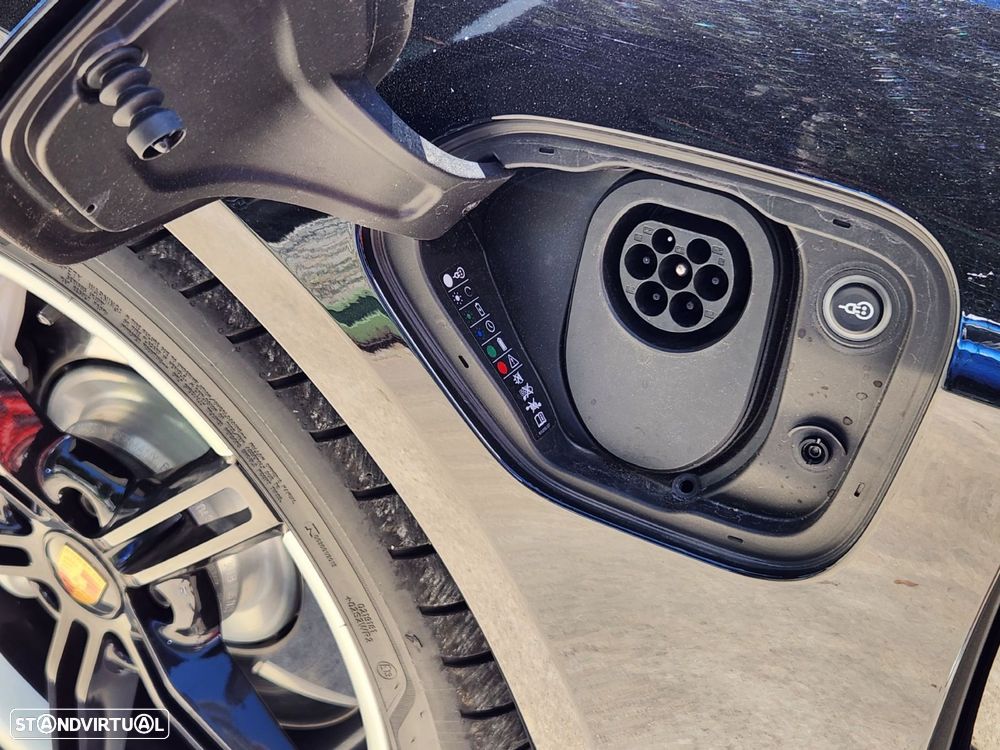Porsche Taycan - 10