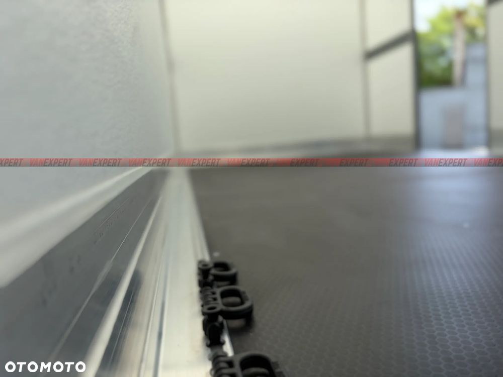 Renault MASTER RWD Bliźniak Kontener + Winda 1T - 16