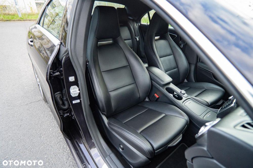 Mercedes-Benz CLA 250 7G-DCT AMG Line - 16