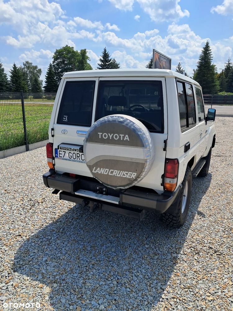 Toyota Land Cruiser LJ70 - 4