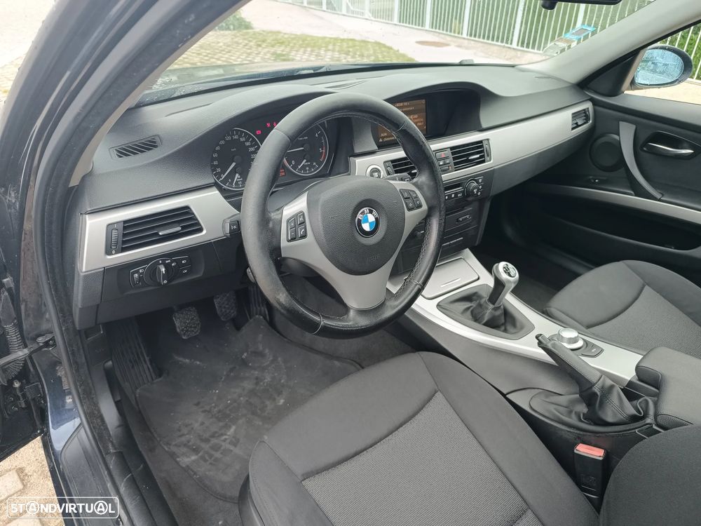BMW 320 d Touring - 15
