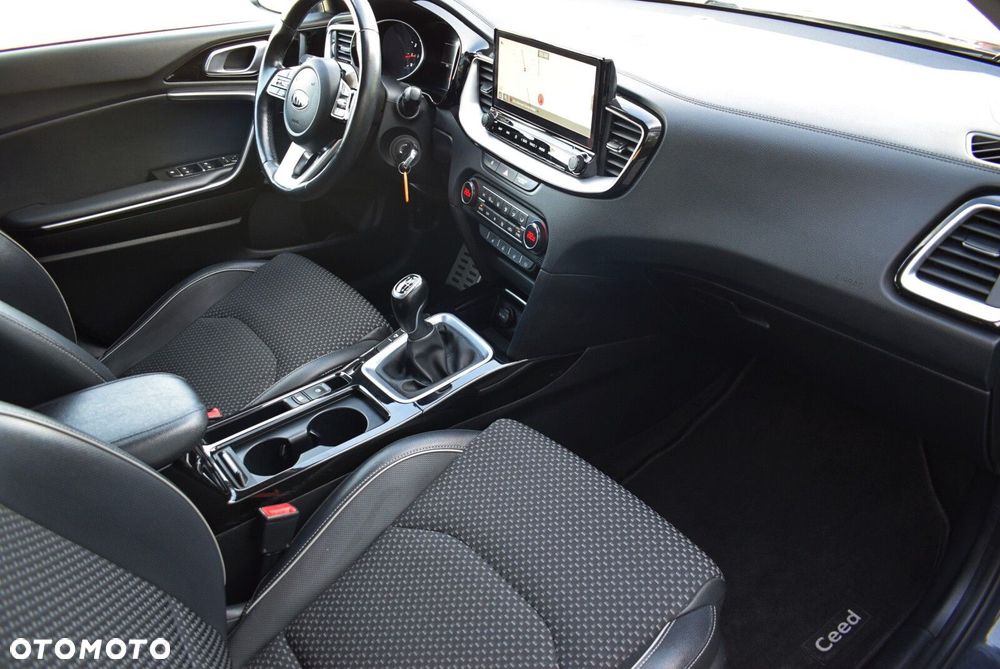 Kia Ceed - 15