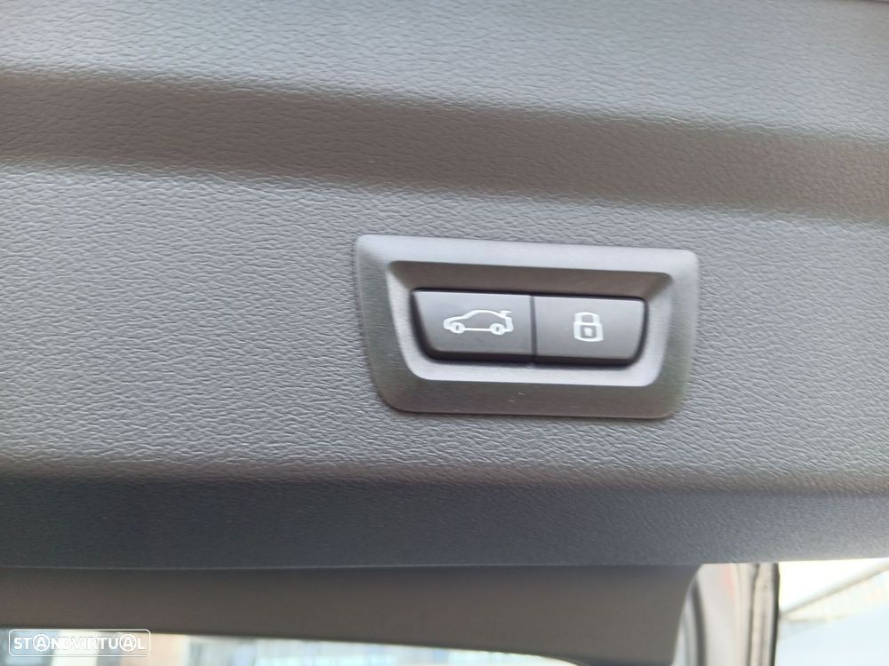 BMW iX2 eDrive20 Pack Desportivo M - 28