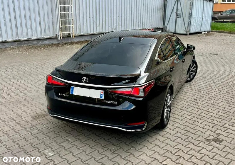 Lexus ES - 10
