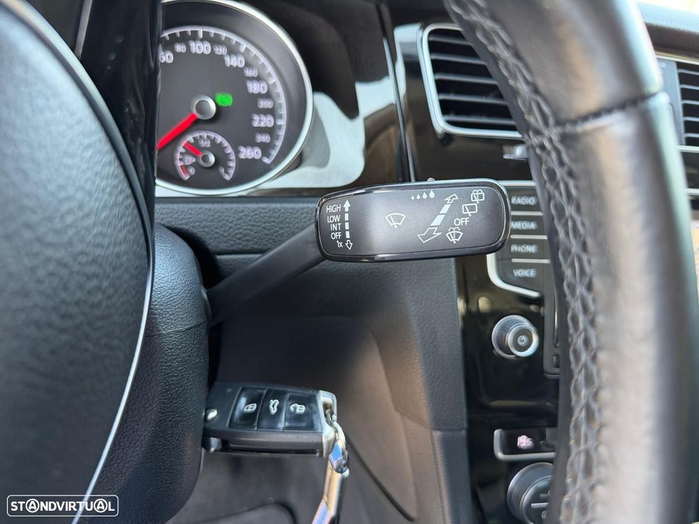 VW Golf 1.6 TDi Highline DSG - 22