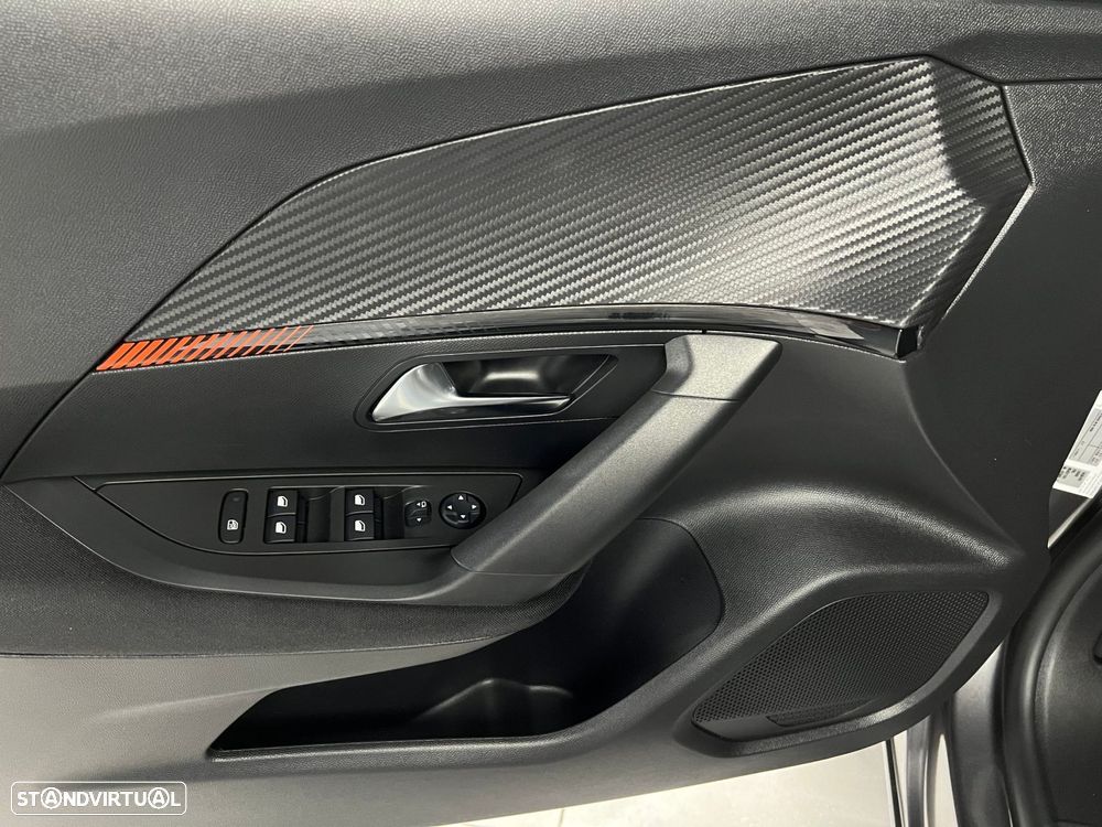 Peugeot 2008 1.2 PureTech Active Pack - 17