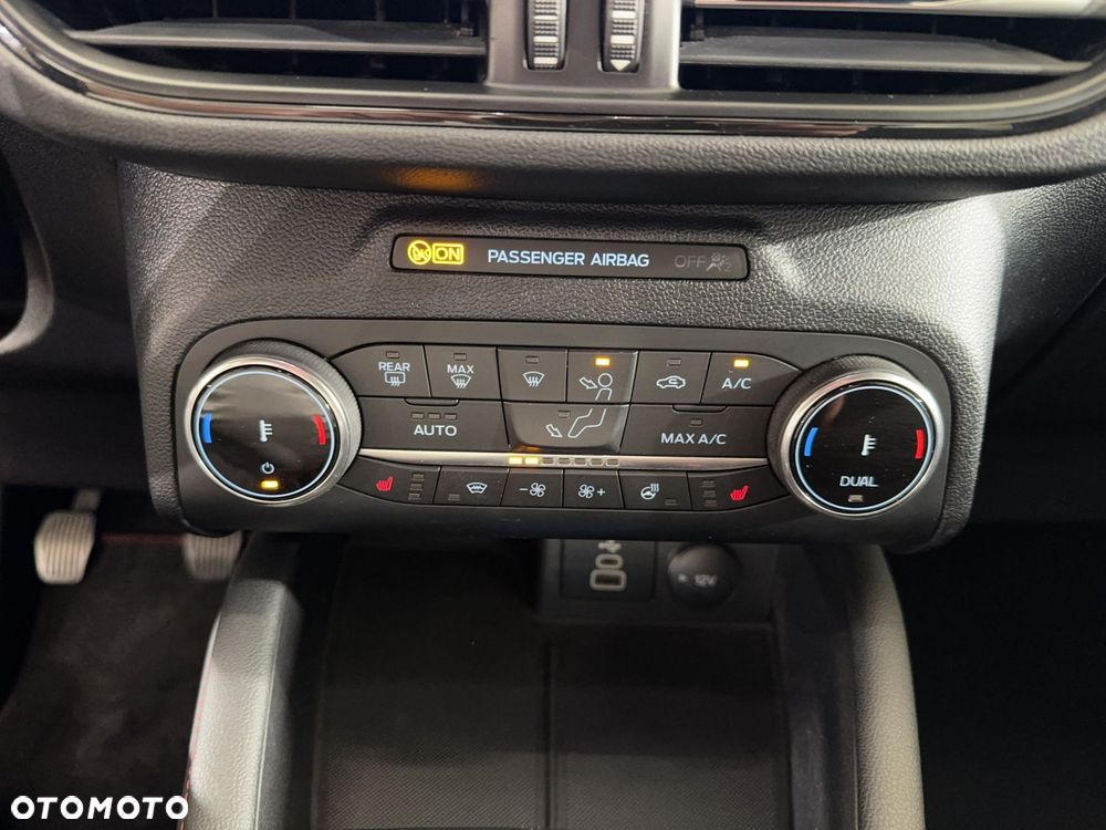 Ford Kuga - 27