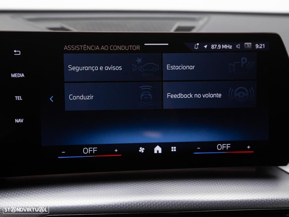 BMW iX2 eDrive20 Pack Desportivo M - 27