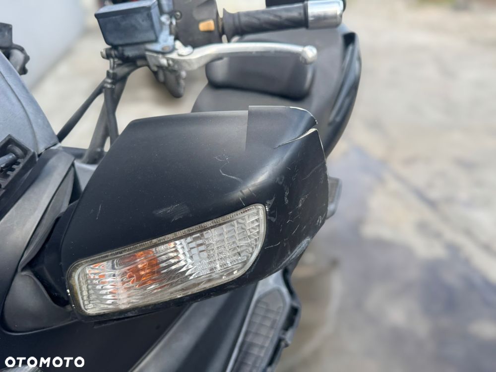 Suzuki Burgman - 18