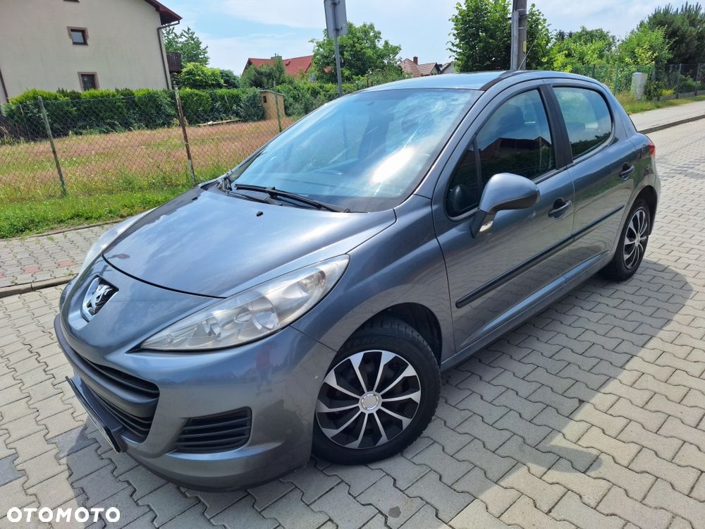 Peugeot 207 - 1