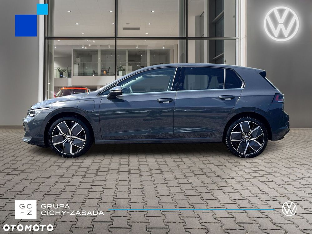 Volkswagen Golf - 2