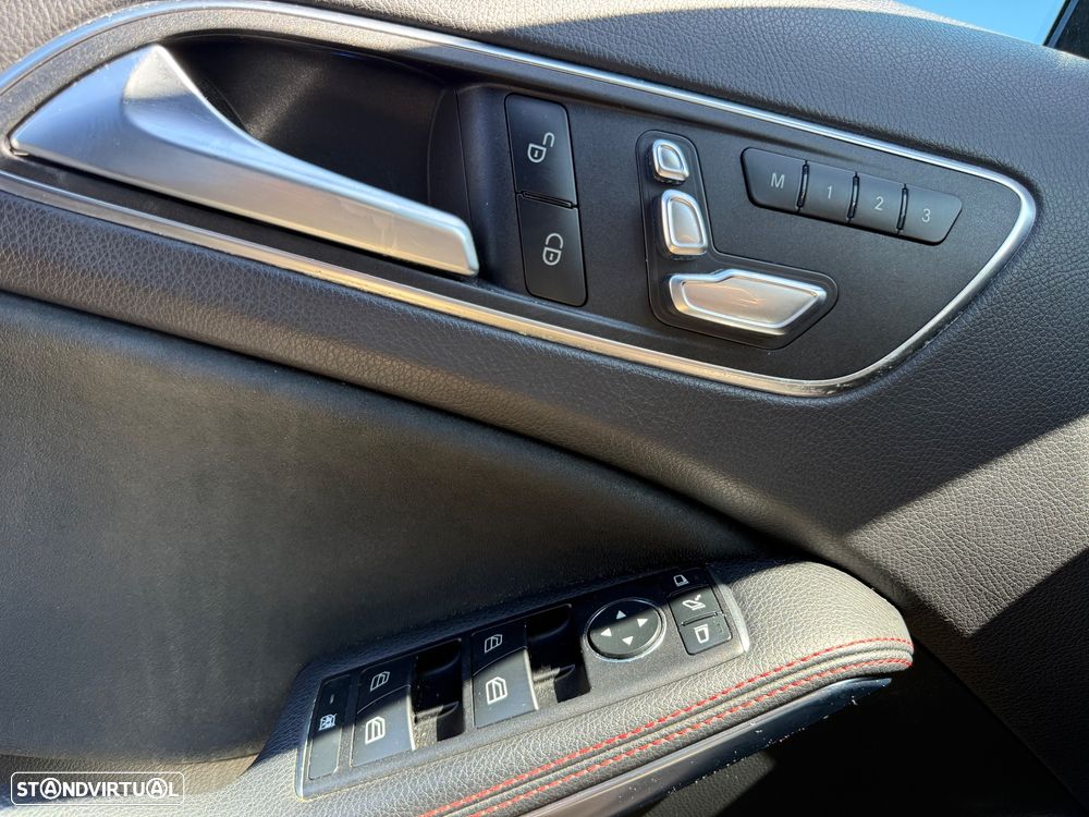 Mercedes-Benz A 45 AMG 4-Matic - 15