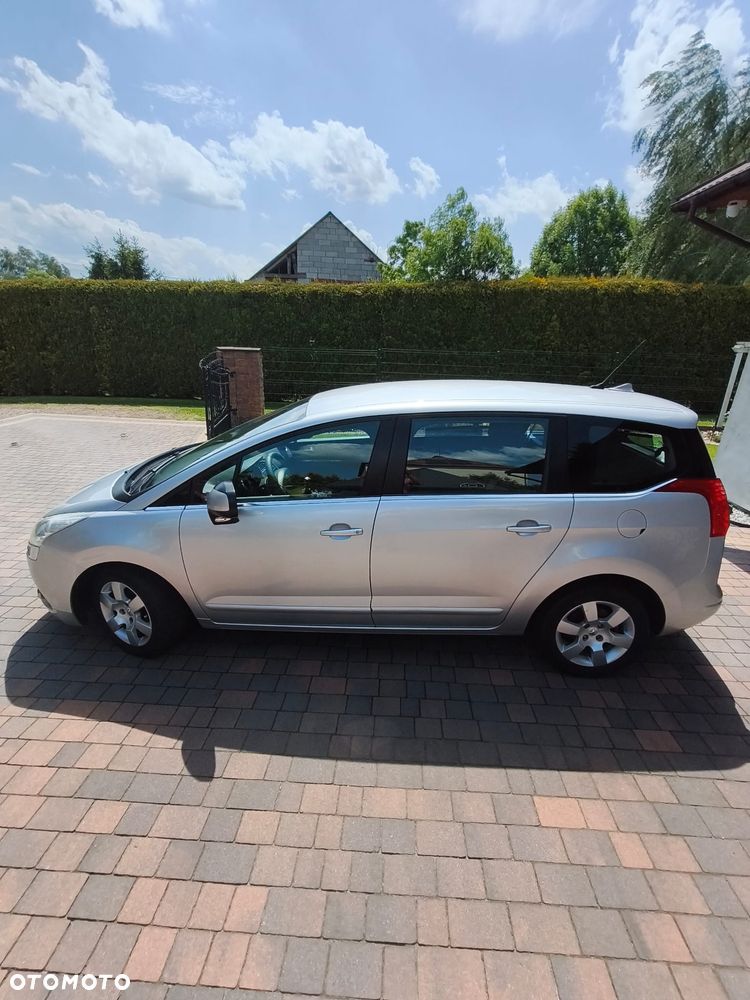 Peugeot 5008 1.6 HDi Active 7os - 9