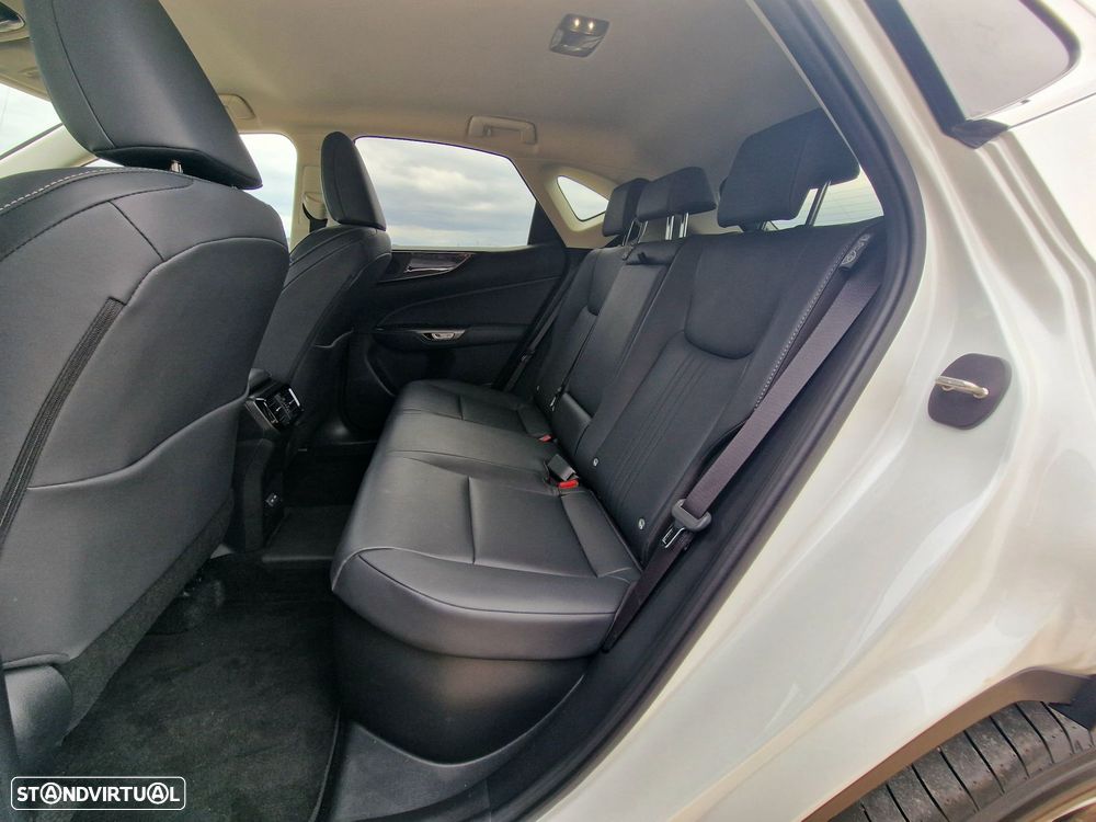 Lexus NX 450h+ Executive - 12