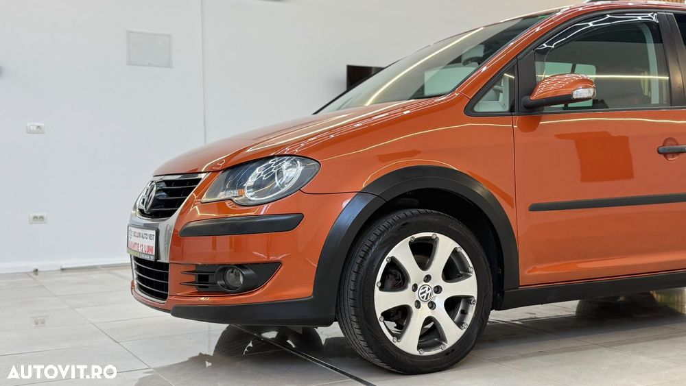 Volkswagen Touran 1.4 TSI Cross - 13