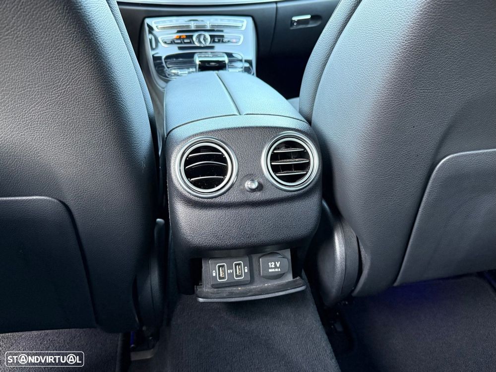 Mercedes-Benz E 300 de AMG Line - 22