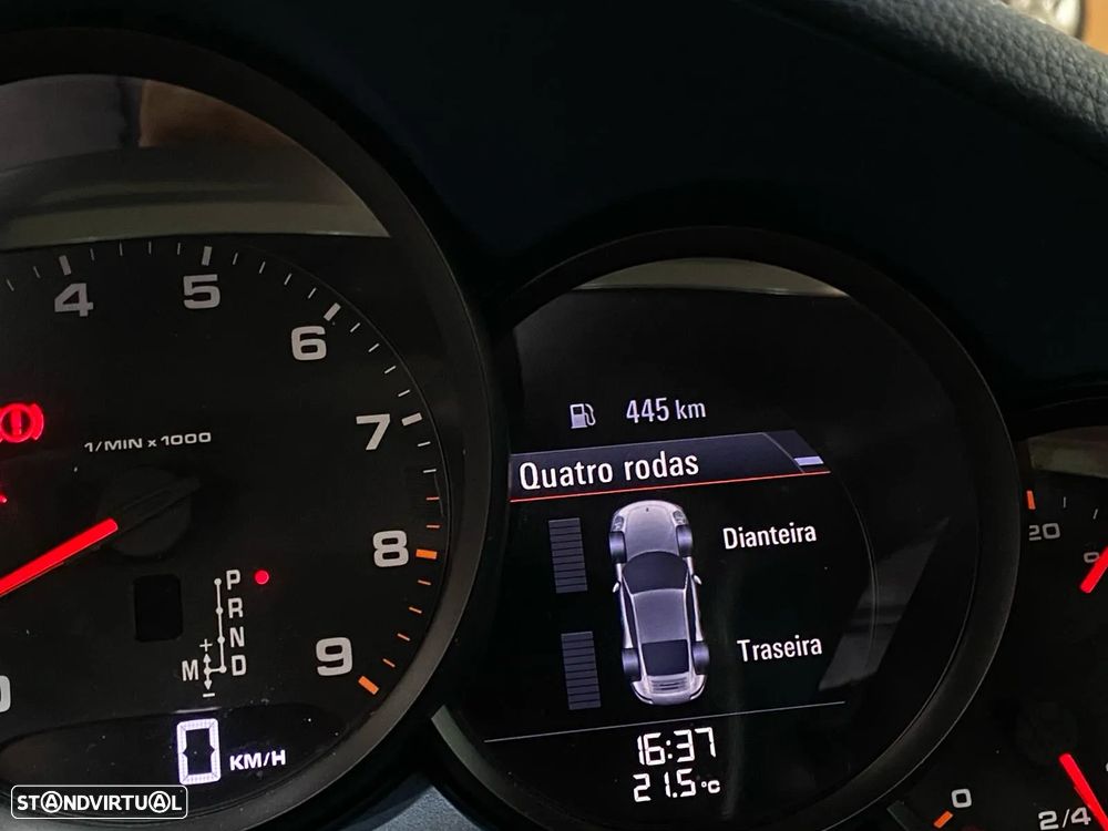 Porsche 911 (991) Carrera 4 PDK - 17