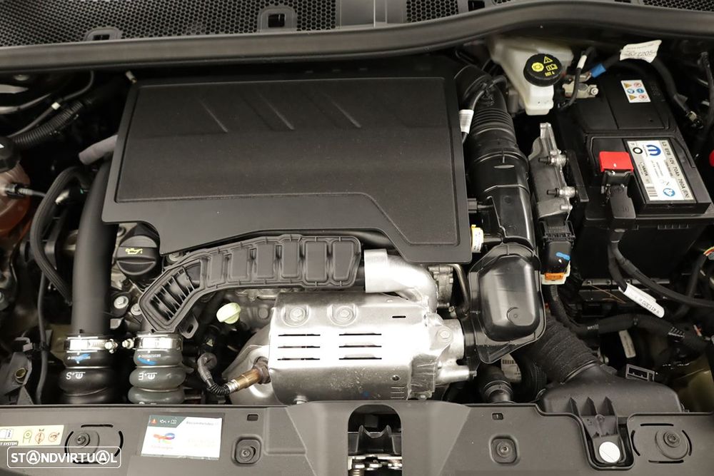 Peugeot 2008 1.2 PureTech Allure EAT8 - 22
