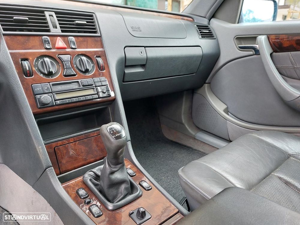 Mercedes-Benz C 180 Elegance - 12