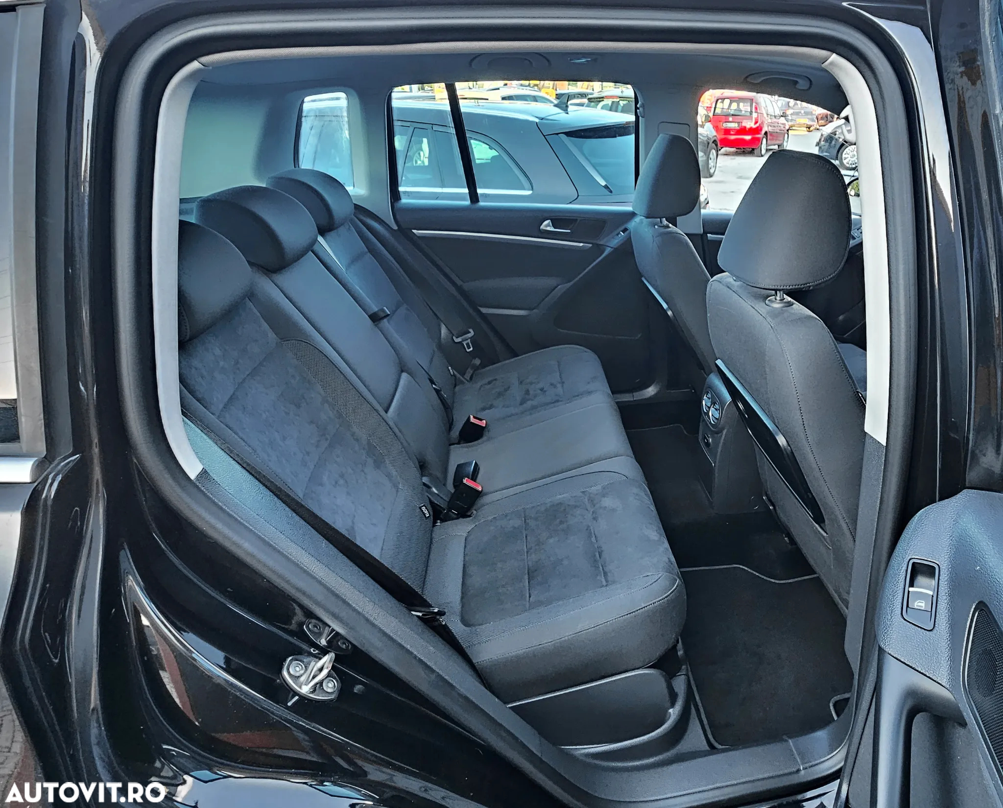 Volkswagen Tiguan - 14