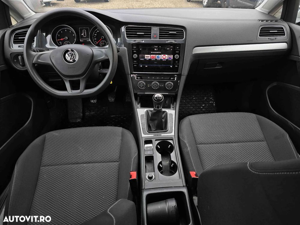 Volkswagen Golf - 14