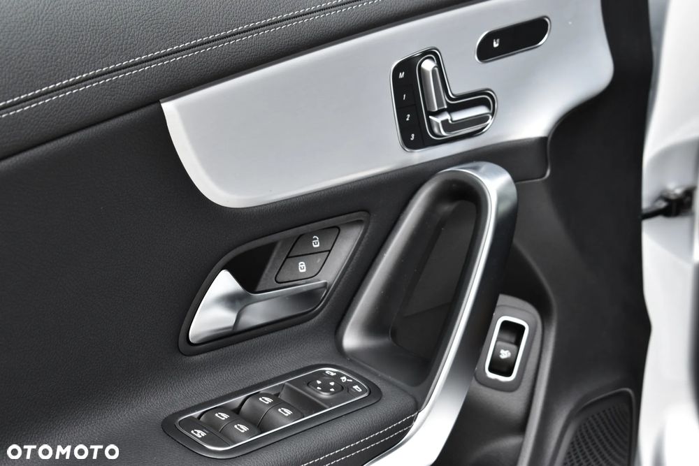 Mercedes-Benz CLA 220 AMG Line 7G-DCT - 27