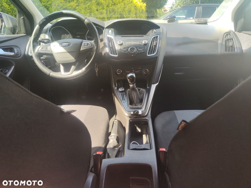 Ford Focus 1.6 Titanium - 23