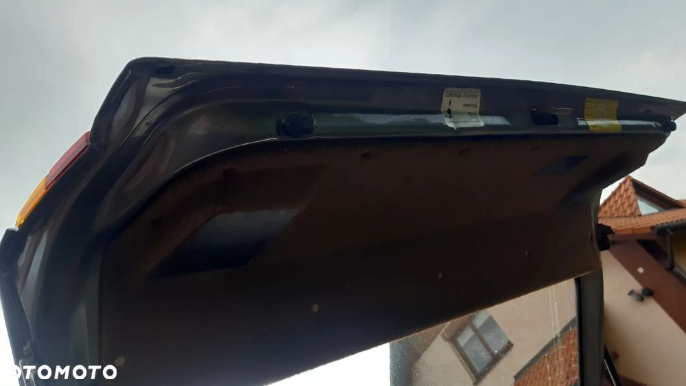 Volkswagen Passat 1.8 GL - 25