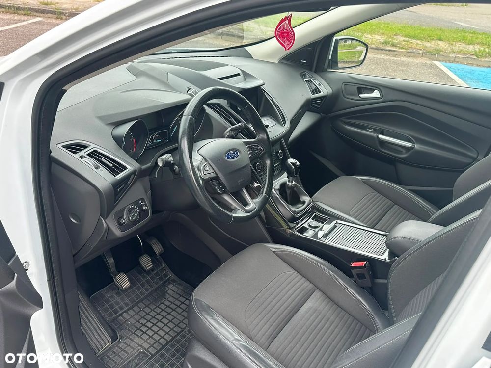 Ford Kuga 2.0 TDCi FWD Titanium - 8