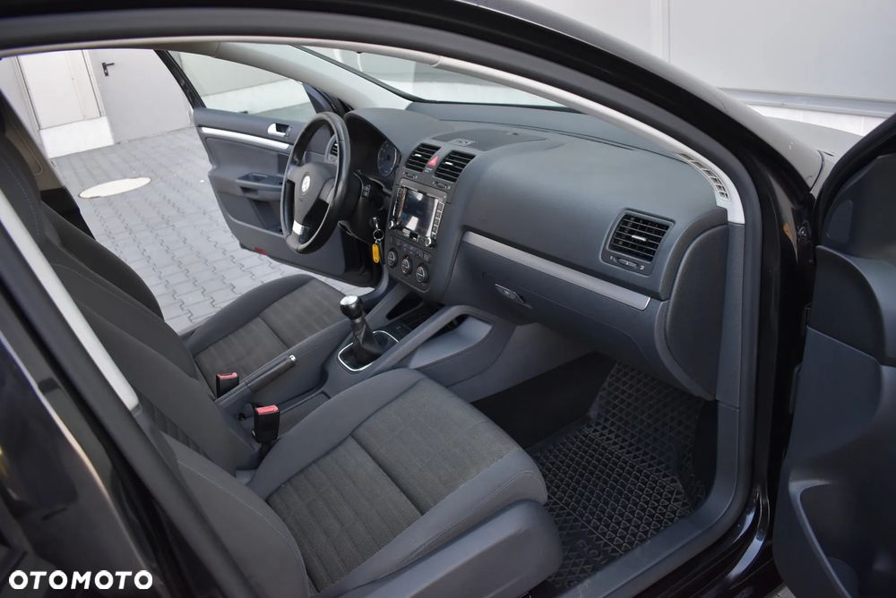 Volkswagen Golf - 9
