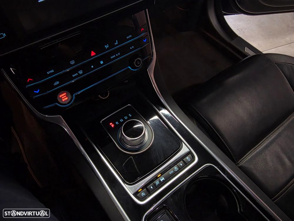 Jaguar XE E-Performance Aut. Prestige - 41