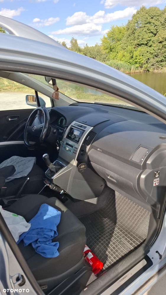Toyota Corolla Verso - 4