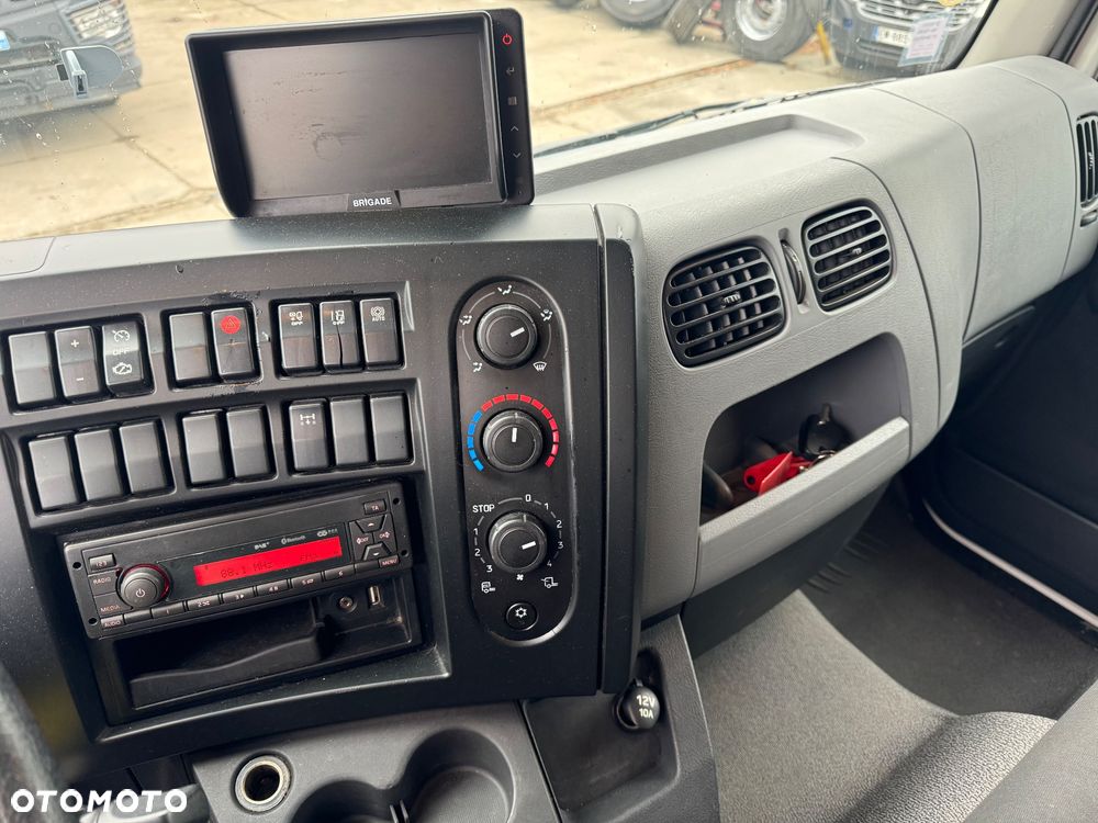 Renault D12 240  // Super Stan // Serwisowany // Winda - 18