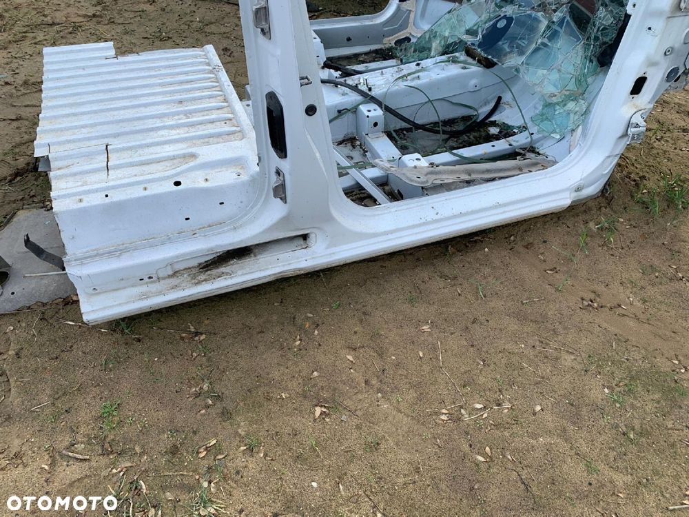 PRÓG PRAWY SŁUPEK KANGOO III CITAN RENAULT - 4