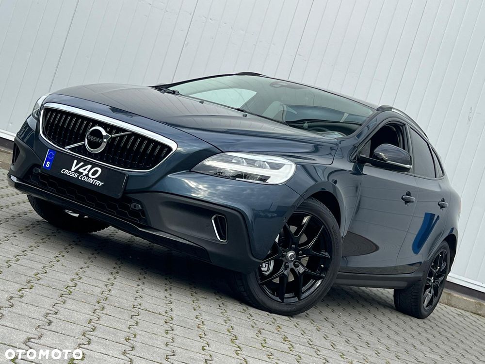 Volvo V40 Cross Country - 1