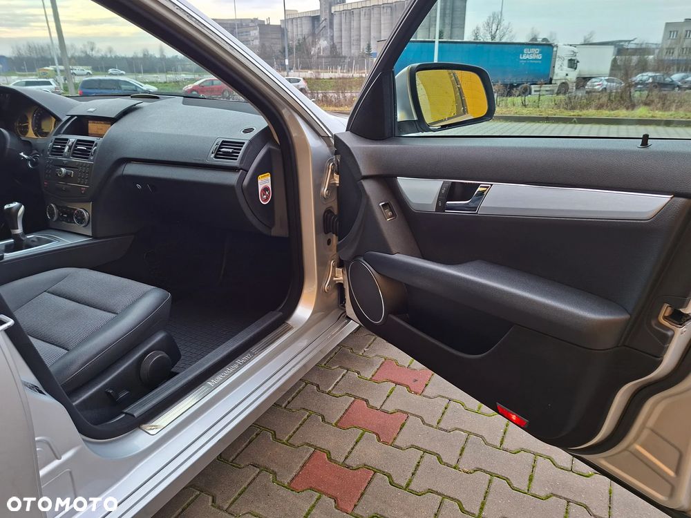 Mercedes-Benz Klasa C 180 Kompressor Avantgarde - 19