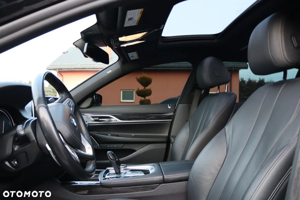 BMW Seria 7 740i - 25