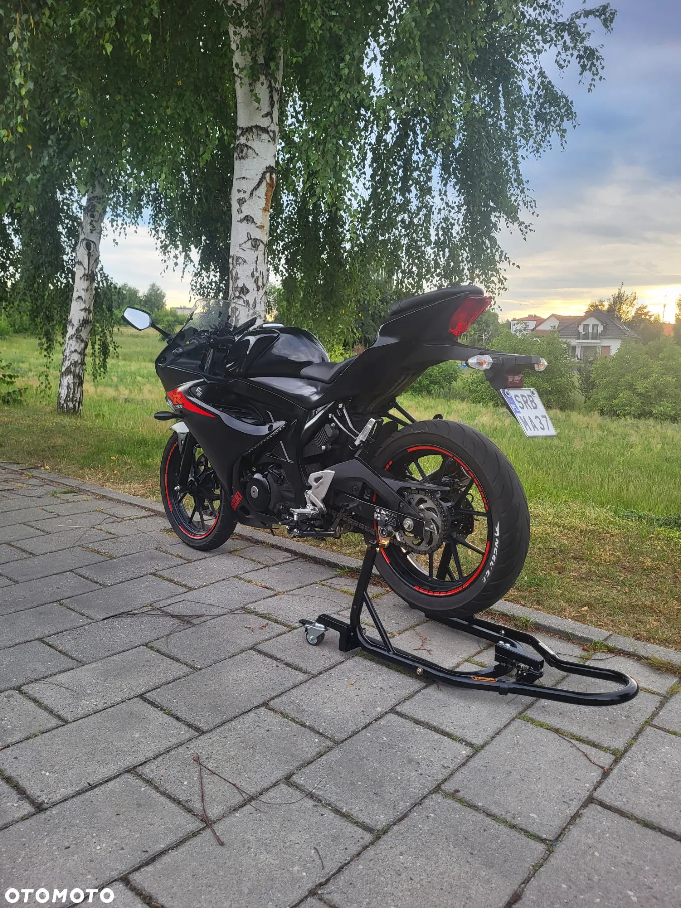 Suzuki GSX-R - 16