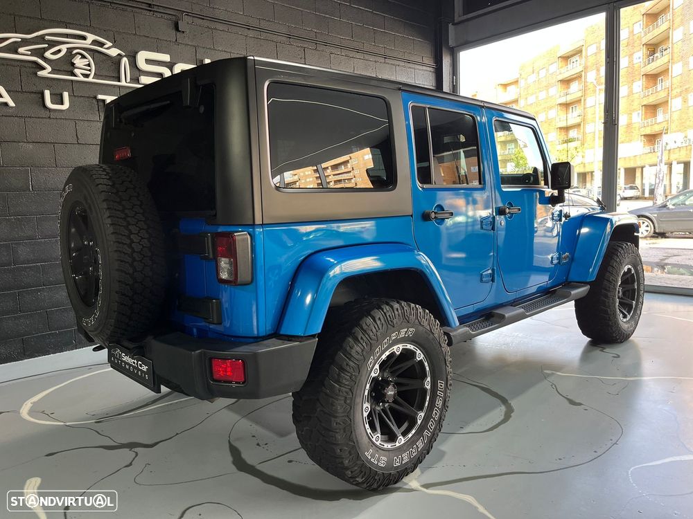 Jeep Wrangler Unlimited 2.8 CRD DPF Auto Sport - 9