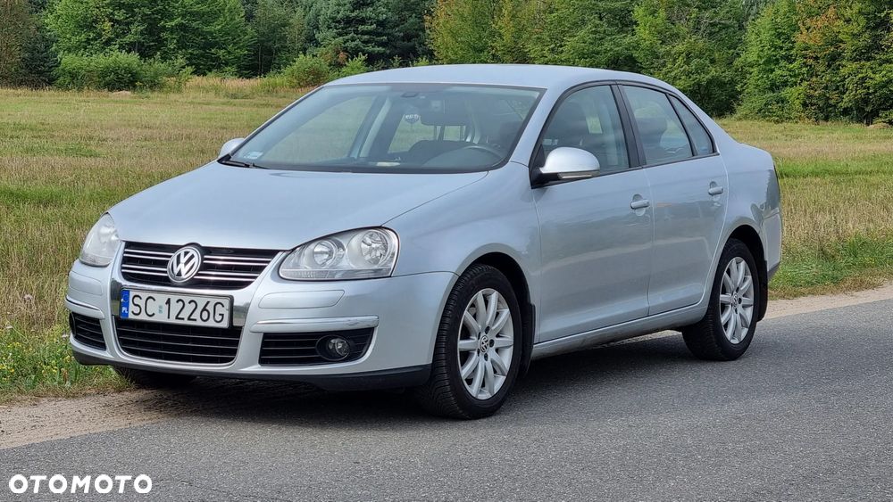 Volkswagen Jetta 1.4 TSI Comfortline - 1