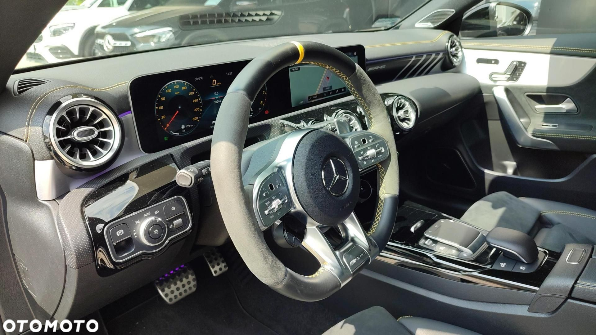 Mercedes-Benz CLA - 10