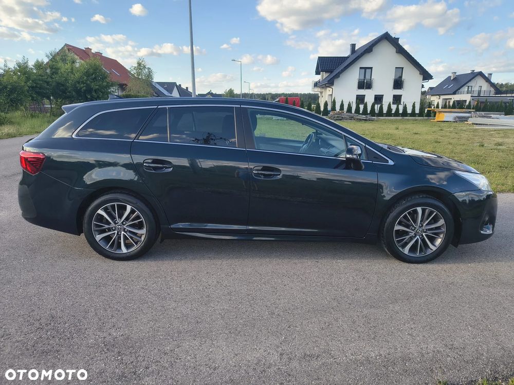 Toyota Avensis 1.8 Active - 3