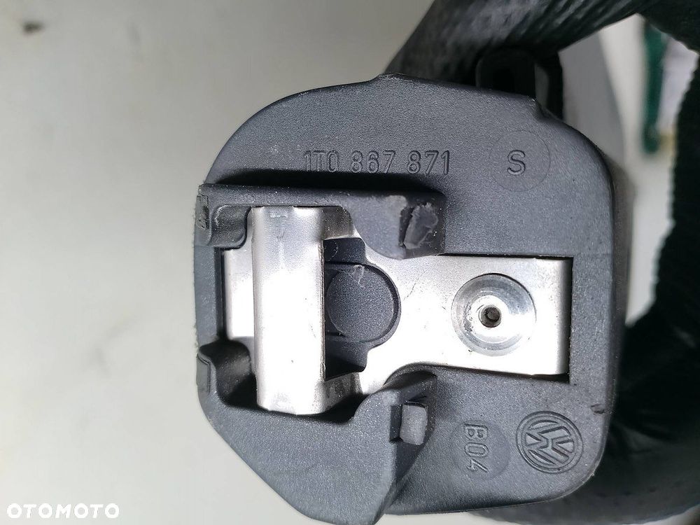 ROLETA BAGAŻNIKA  VW TOURAN I 1T0867871S 1.9 TDI - 7