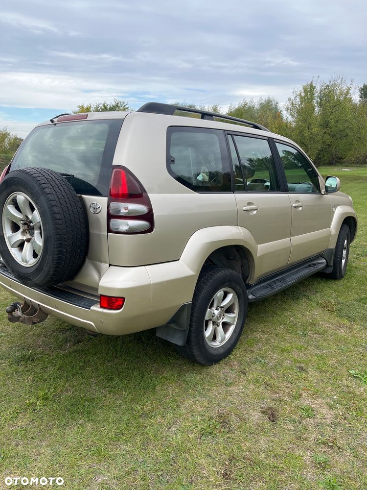 Toyota Land Cruiser - 4