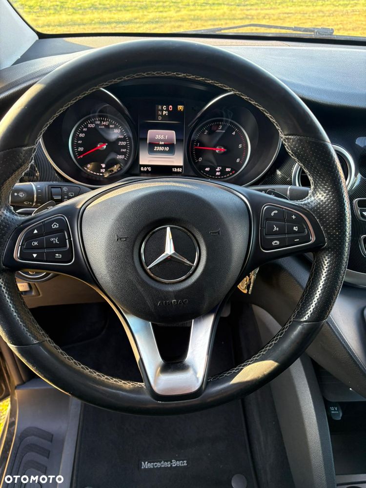 Mercedes-Benz Klasa V 220 d lang 4Matic 7G-TRONIC - 23