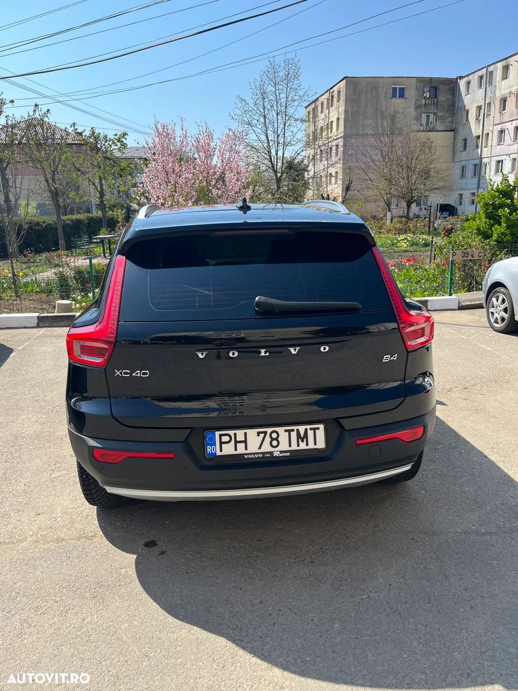 Volvo XC 40 B4 B Geartronic Momentum Pro - 4