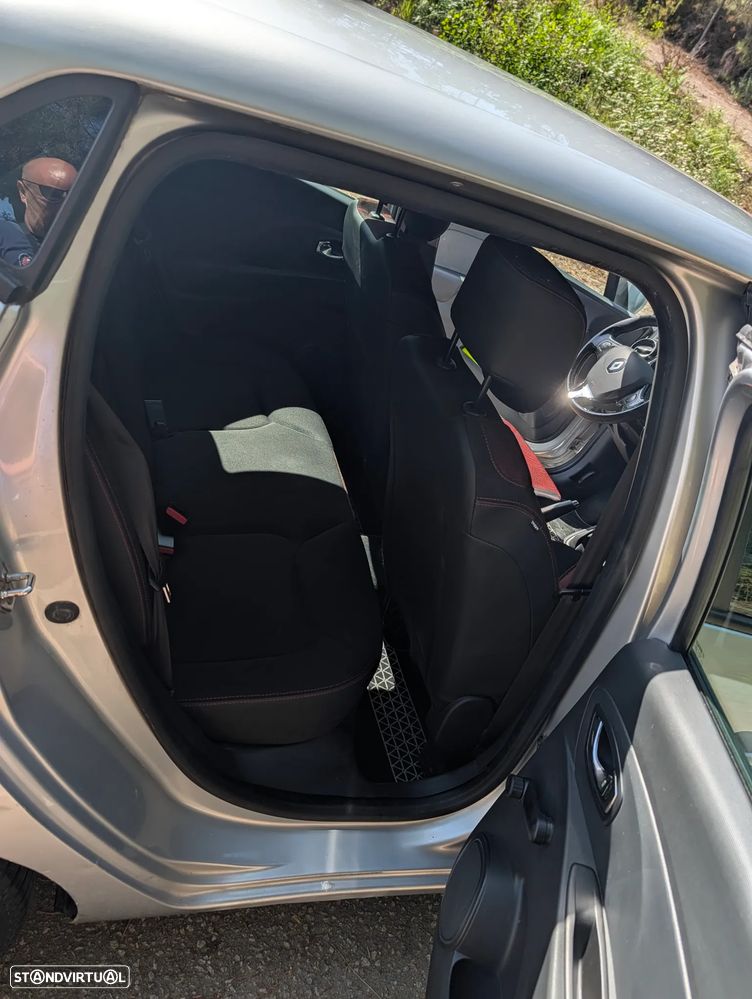Renault Clio - 9