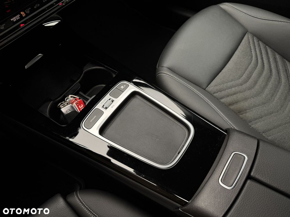 Mercedes-Benz CLA 200 7G-DCT - 27