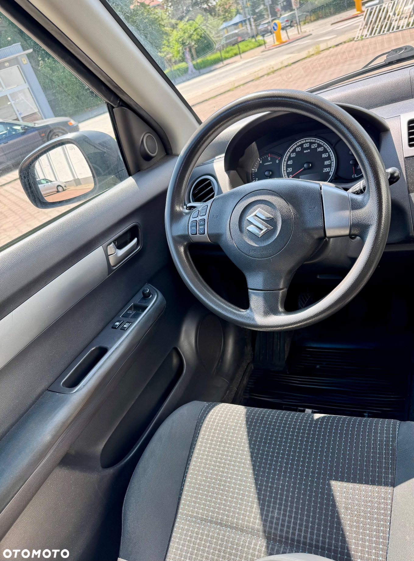 Suzuki Swift - 12